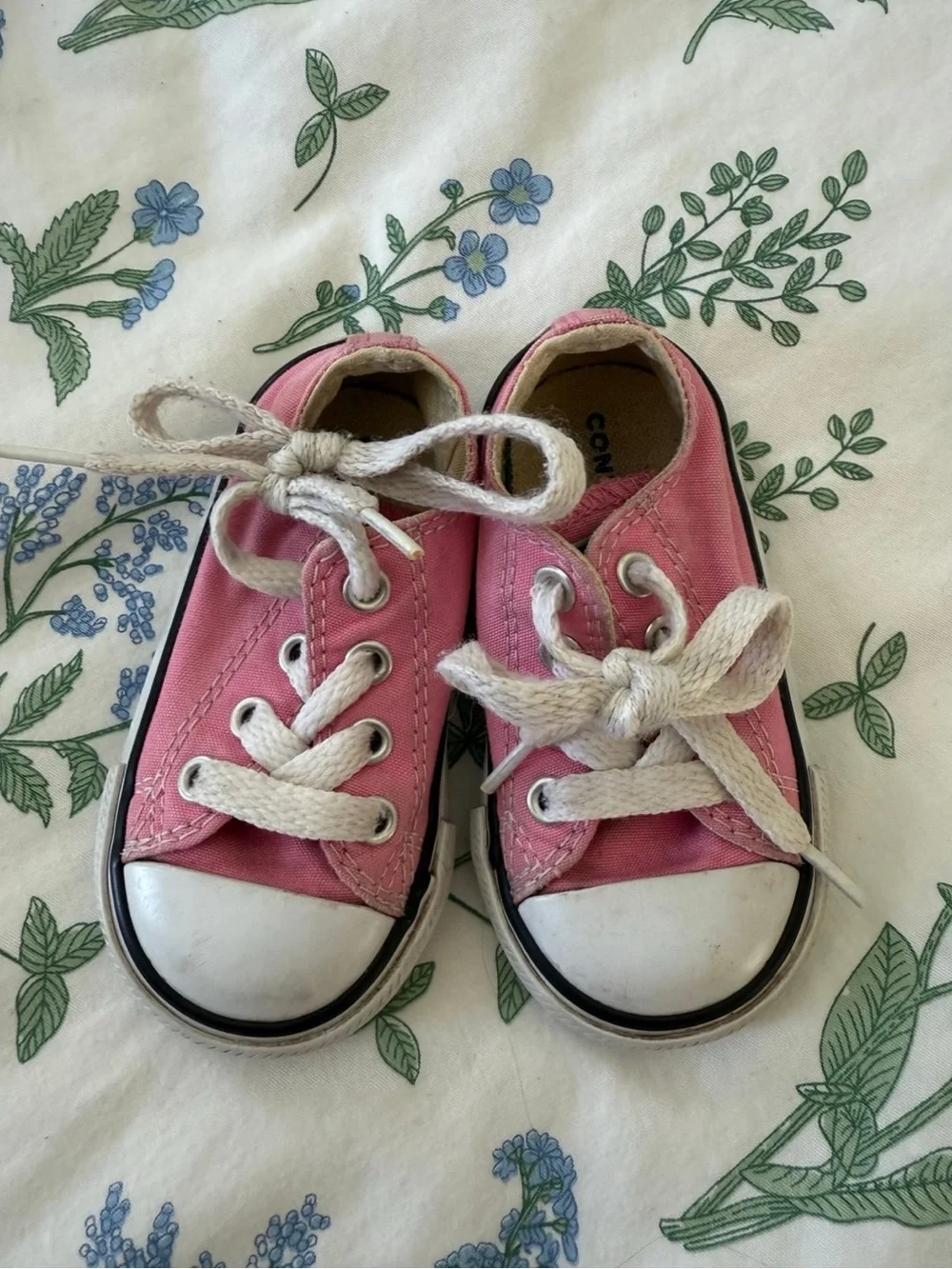 Converse Kids Pink Canvas Low-Top Sneakers with White Laces